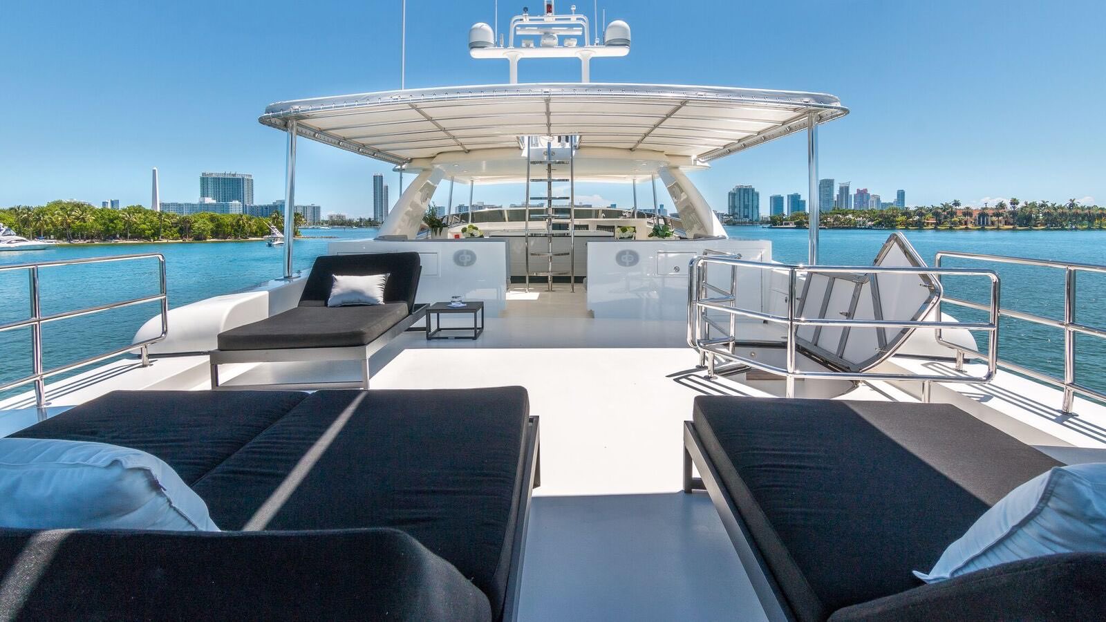 Yacht Rental Miami 110 HORIZON 037